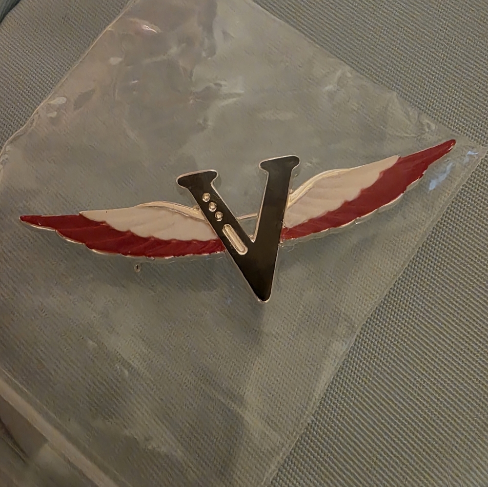 V for Victory WW2 Replica Pin